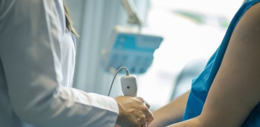 Rytm pór roku a planowanie urlopu: kiedy regenerujemy się najgłębiej